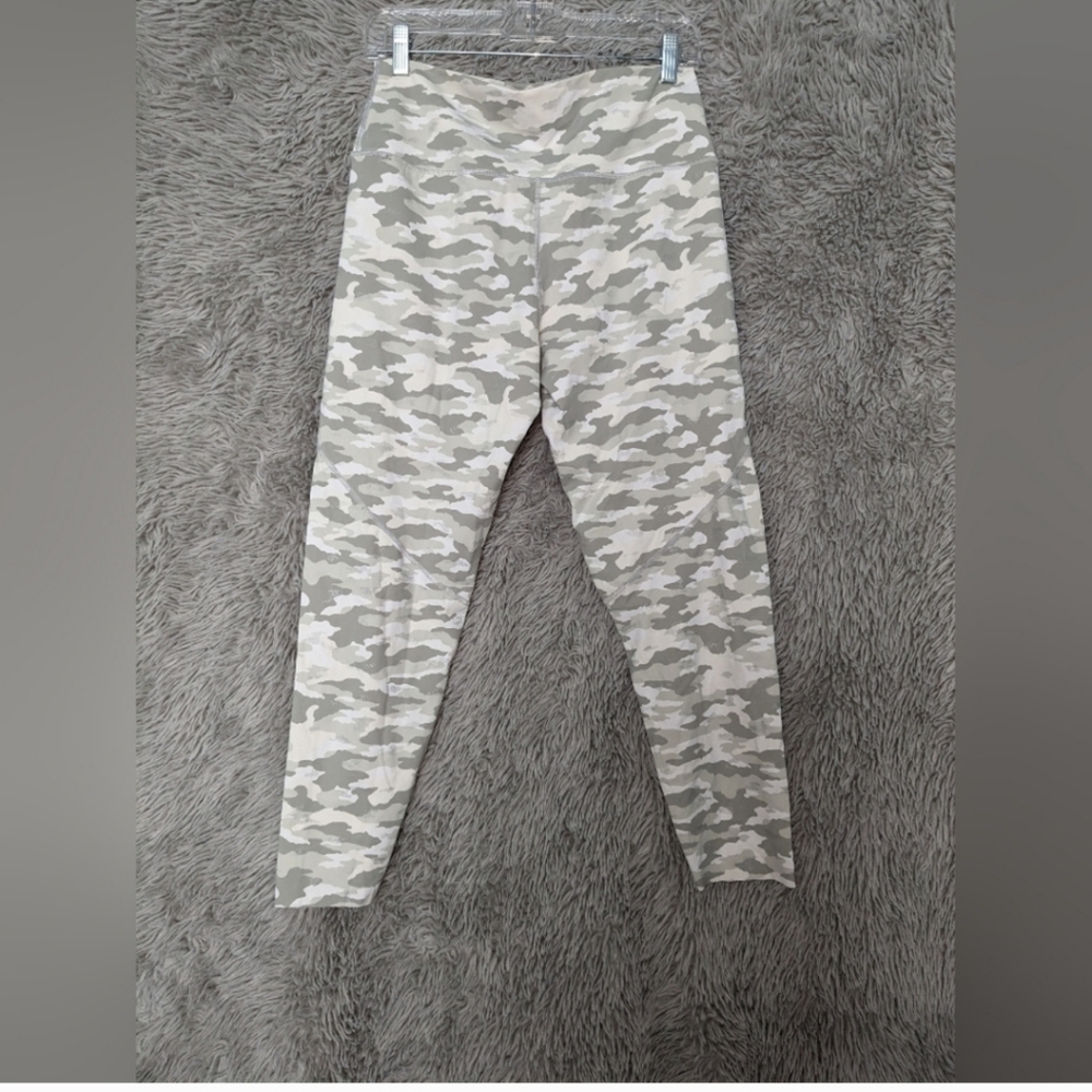 Aerie Gray and White Camo Leggings Size XL